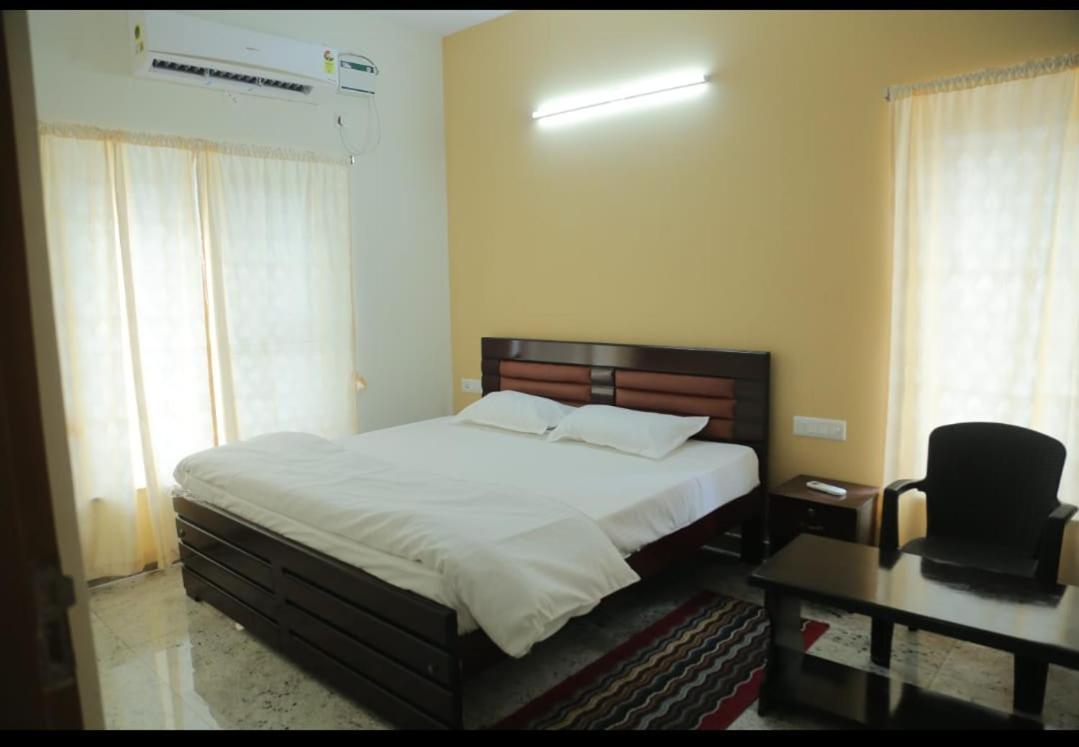 S V Home Stay Tirupati Extérieur photo